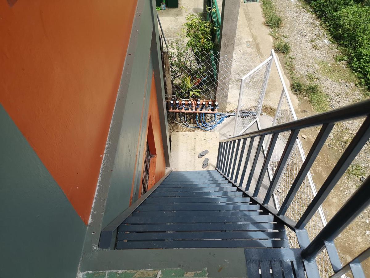 Estrelle Orange House - Backpackers Hub Apartment Puerto Princesa Exterior foto