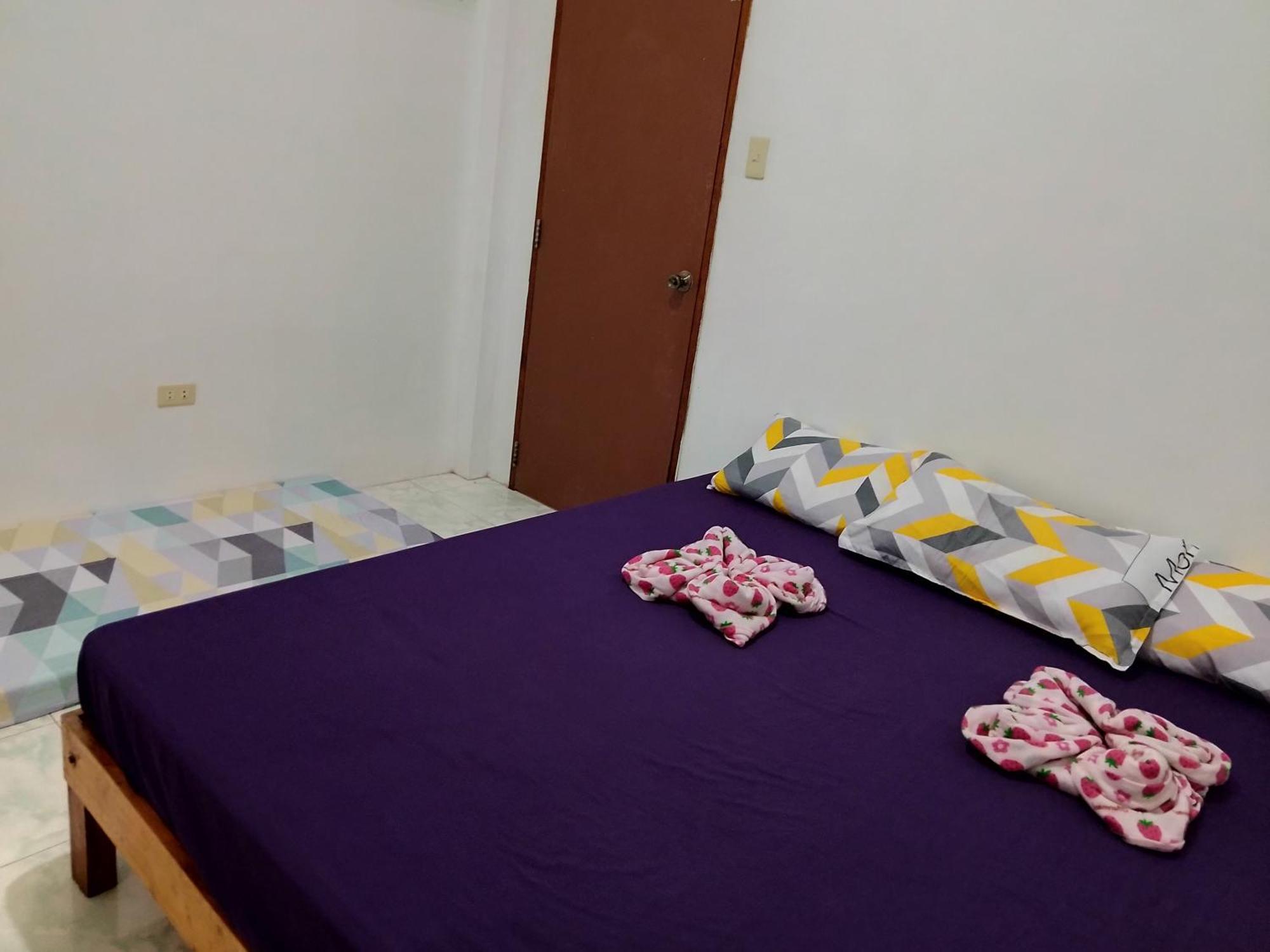 Estrelle Orange House - Backpackers Hub Apartment Puerto Princesa Exterior foto