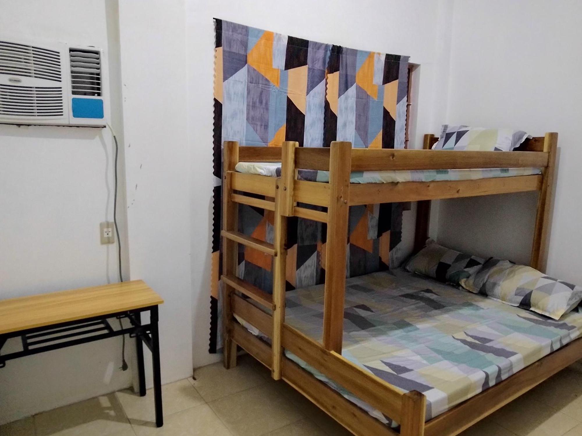 Estrelle Orange House - Backpackers Hub Apartment Puerto Princesa Exterior foto