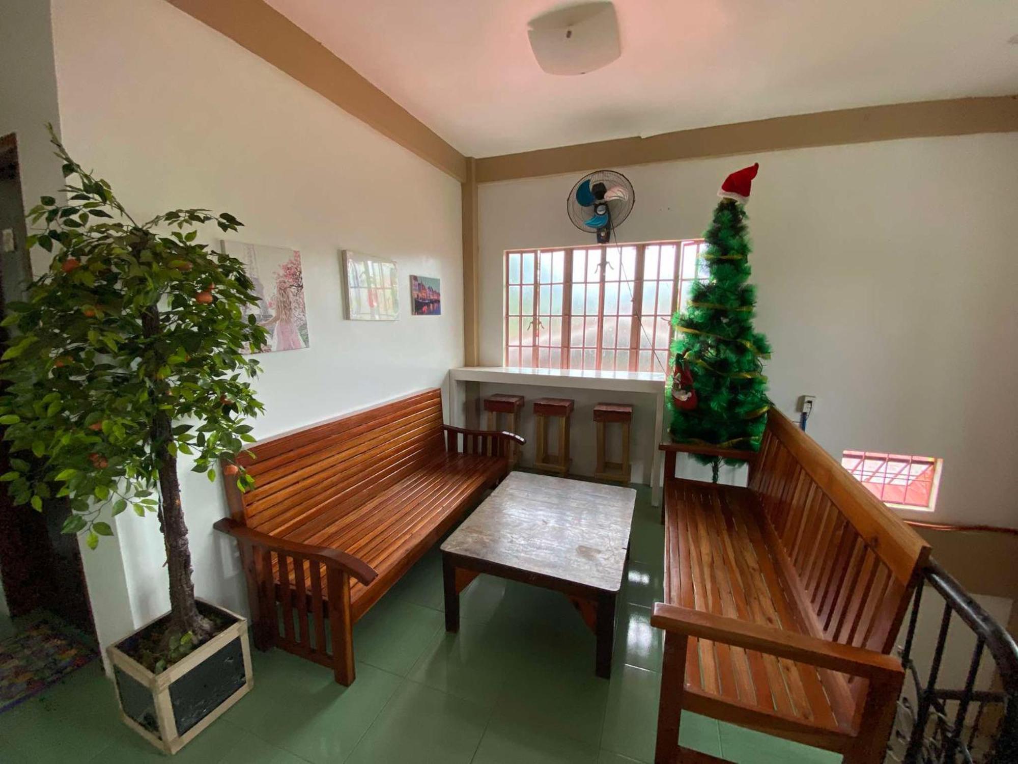 Estrelle Orange House - Backpackers Hub Apartment Puerto Princesa Exterior foto