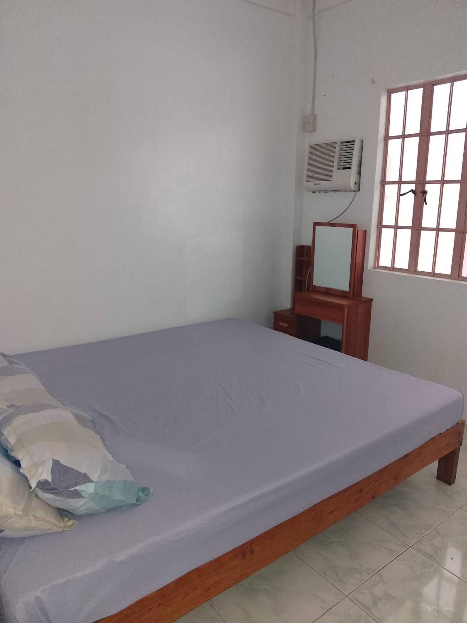 Estrelle Orange House - Backpackers Hub Apartment Puerto Princesa Exterior foto