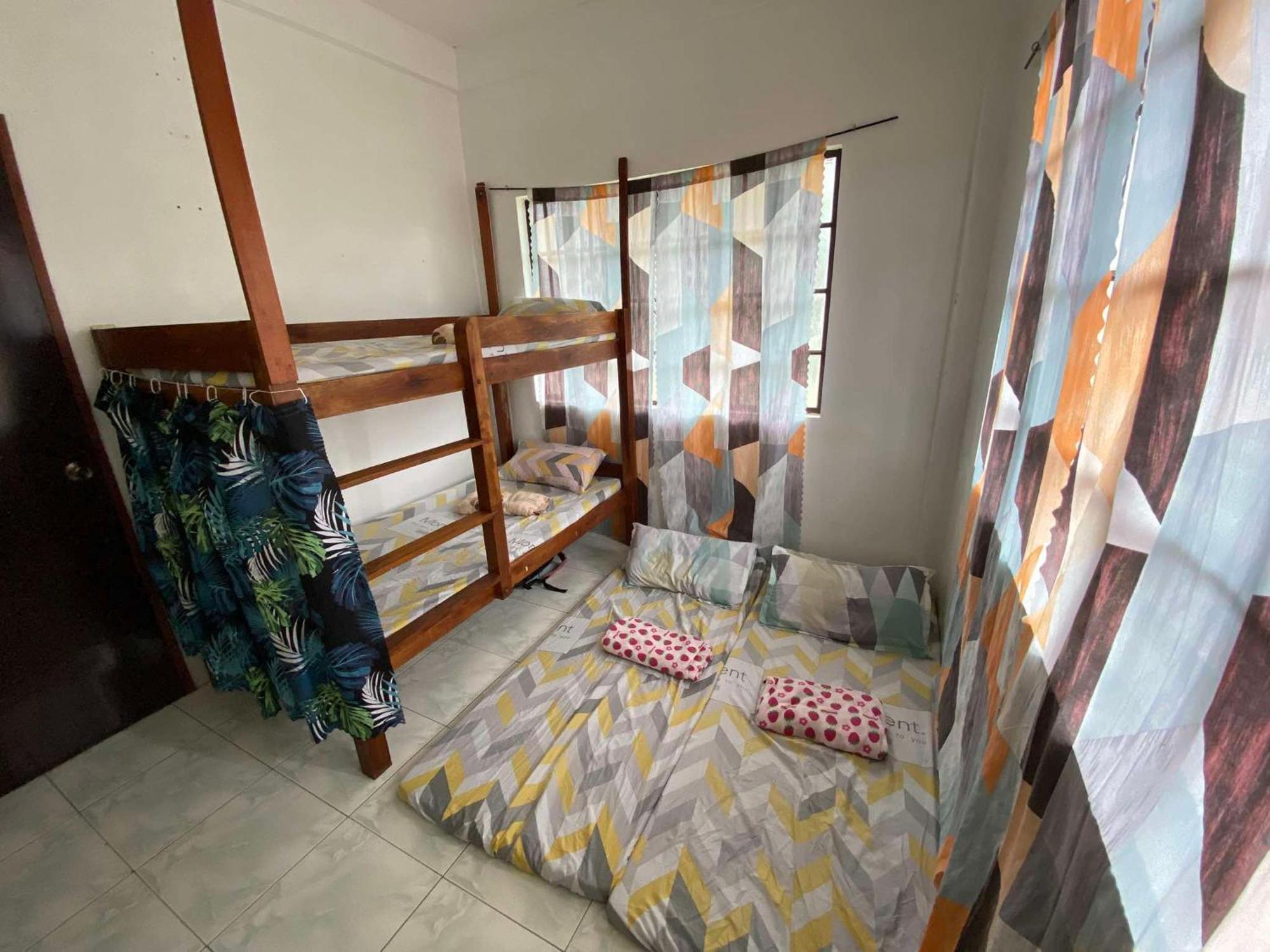 Estrelle Orange House - Backpackers Hub Apartment Puerto Princesa Exterior foto