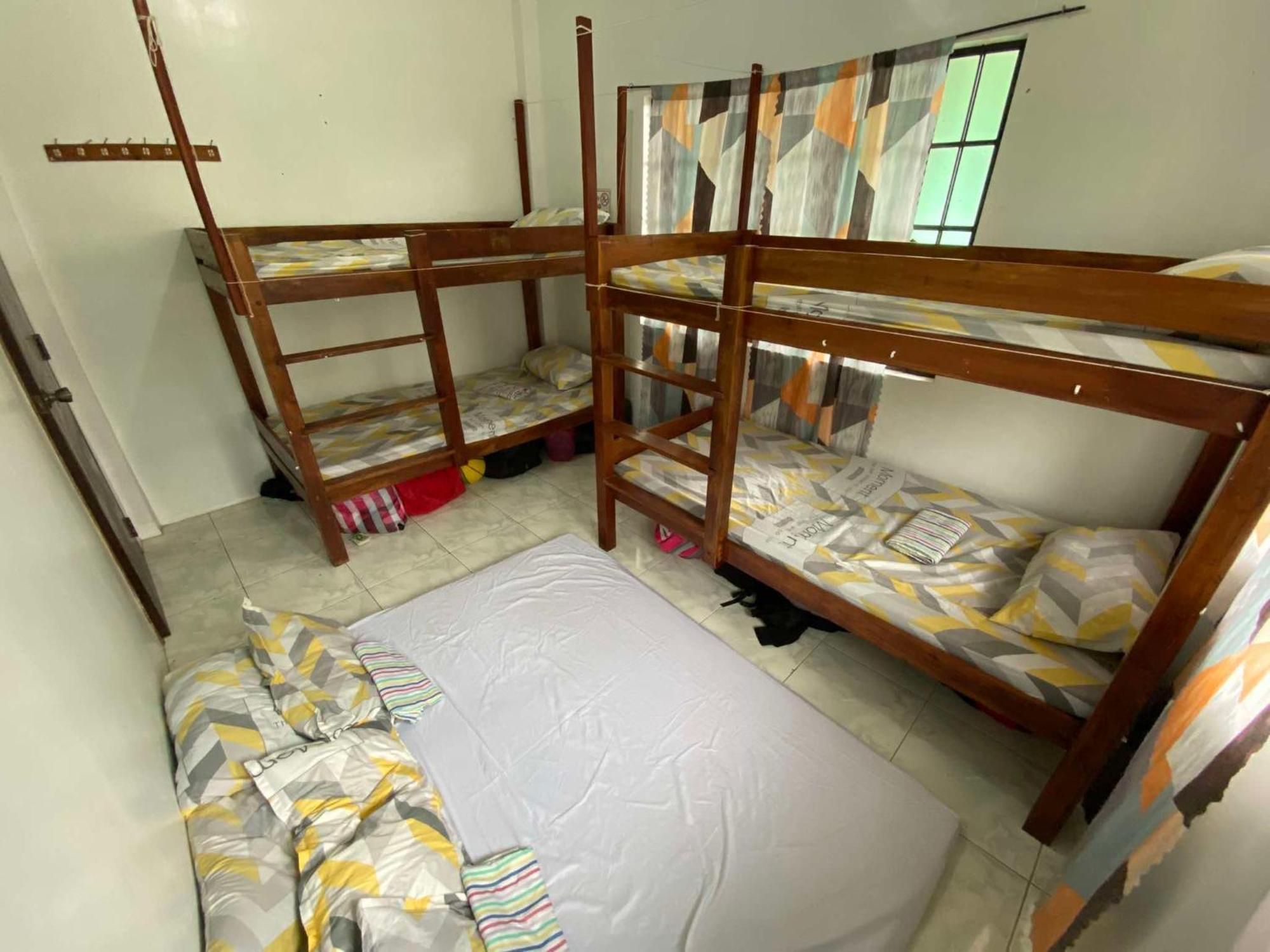 Estrelle Orange House - Backpackers Hub Apartment Puerto Princesa Exterior foto