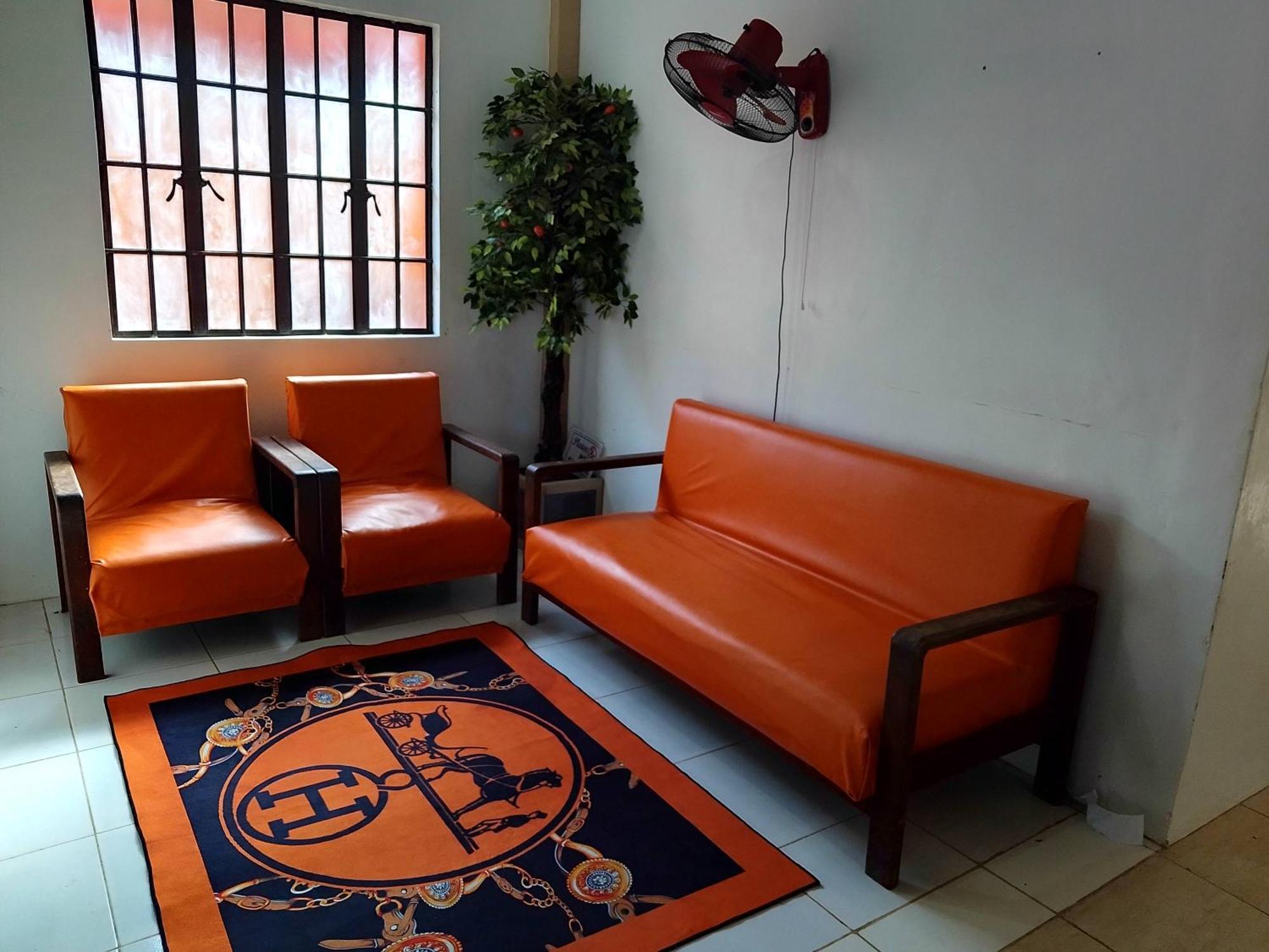 Estrelle Orange House - Backpackers Hub Apartment Puerto Princesa Exterior foto