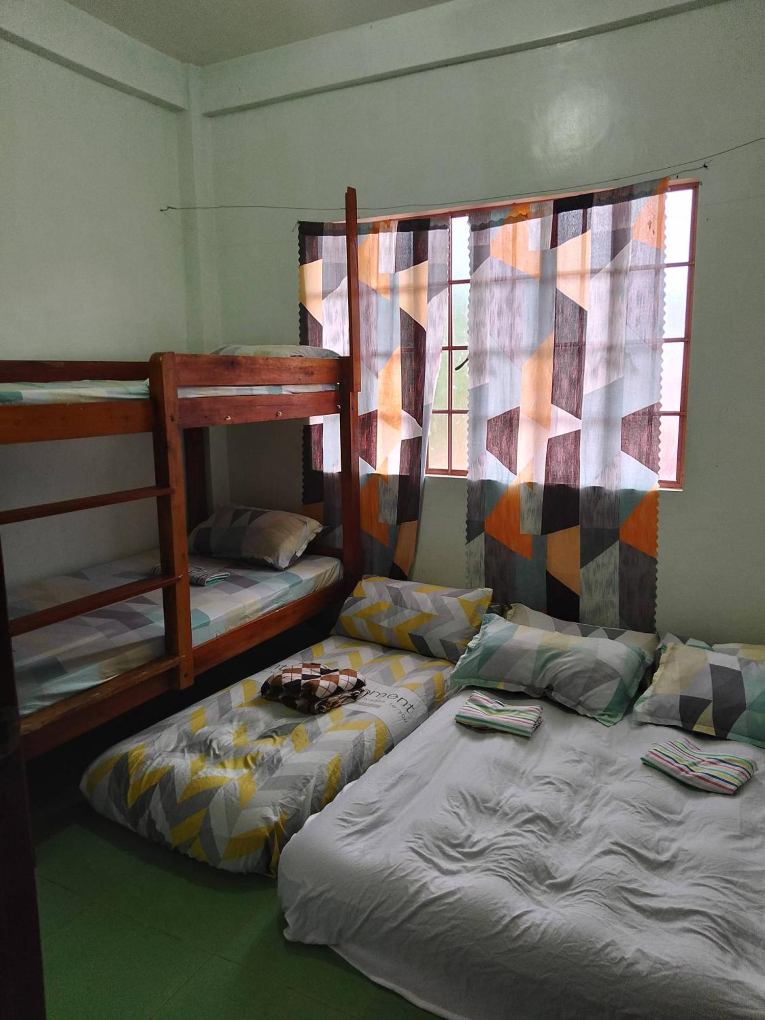 Estrelle Orange House - Backpackers Hub Apartment Puerto Princesa Exterior foto